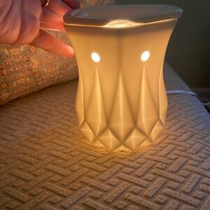 Scentsy white ceramic wax warmer